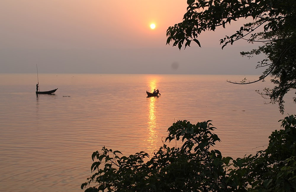 Lake Albert Cruise